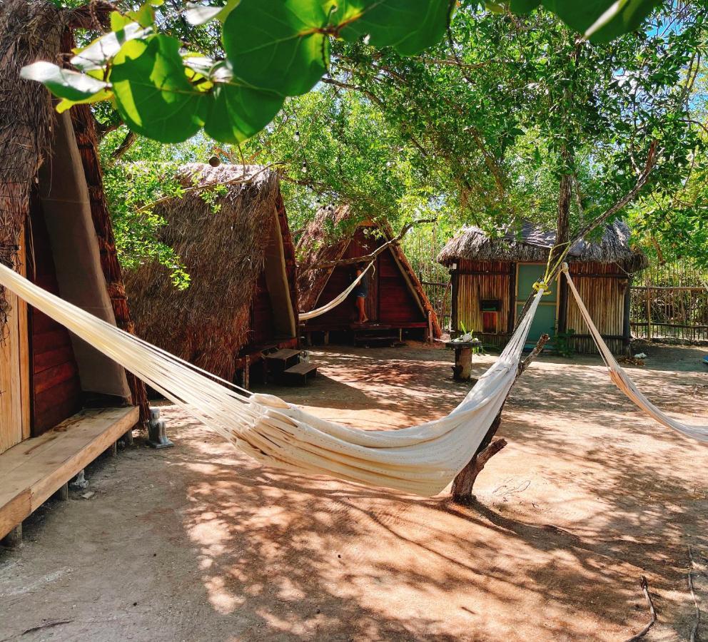 La Aldea Holbox Cabanas Y Camping Bagian luar foto