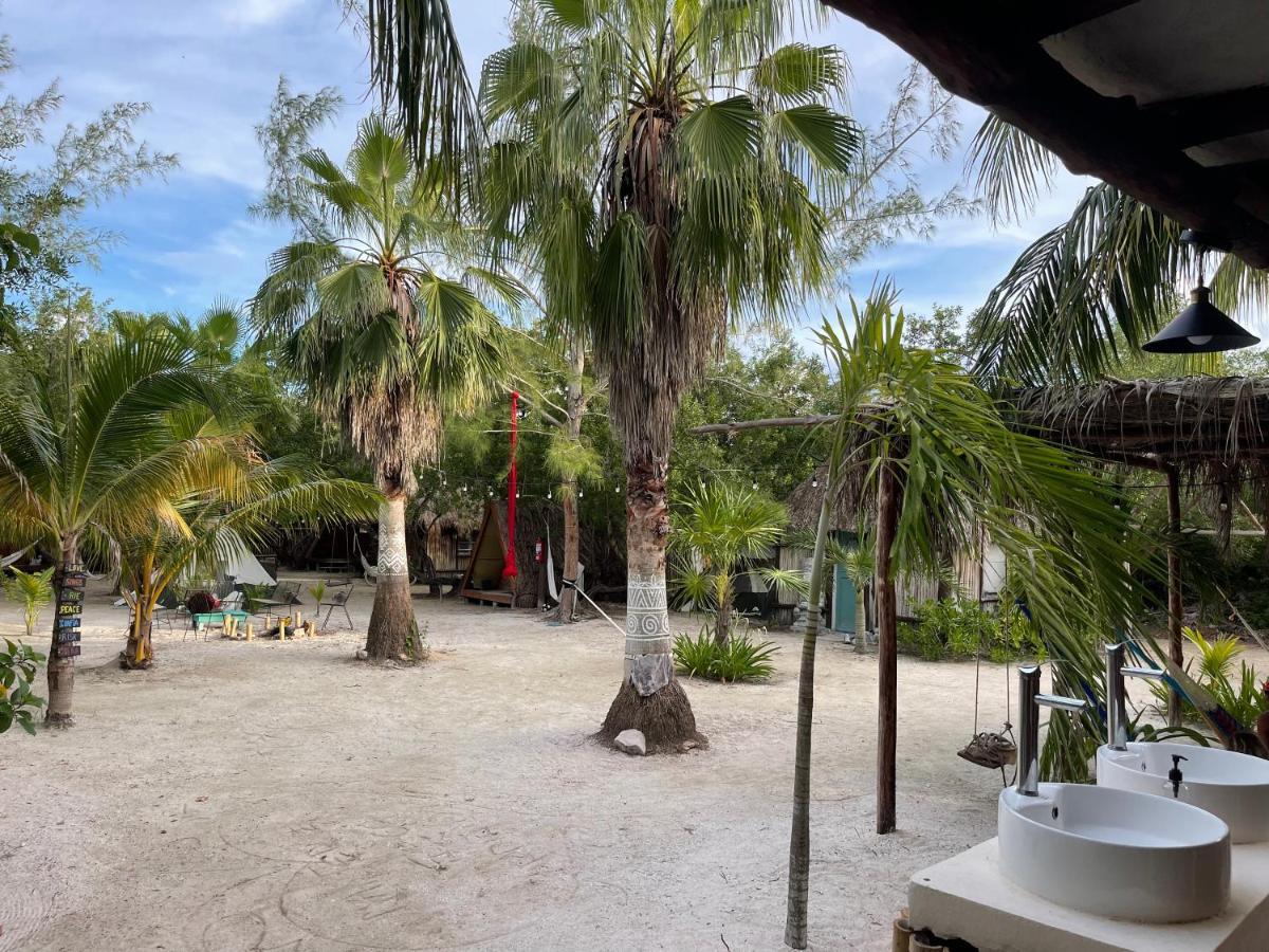 La Aldea Holbox Cabanas Y Camping Bagian luar foto
