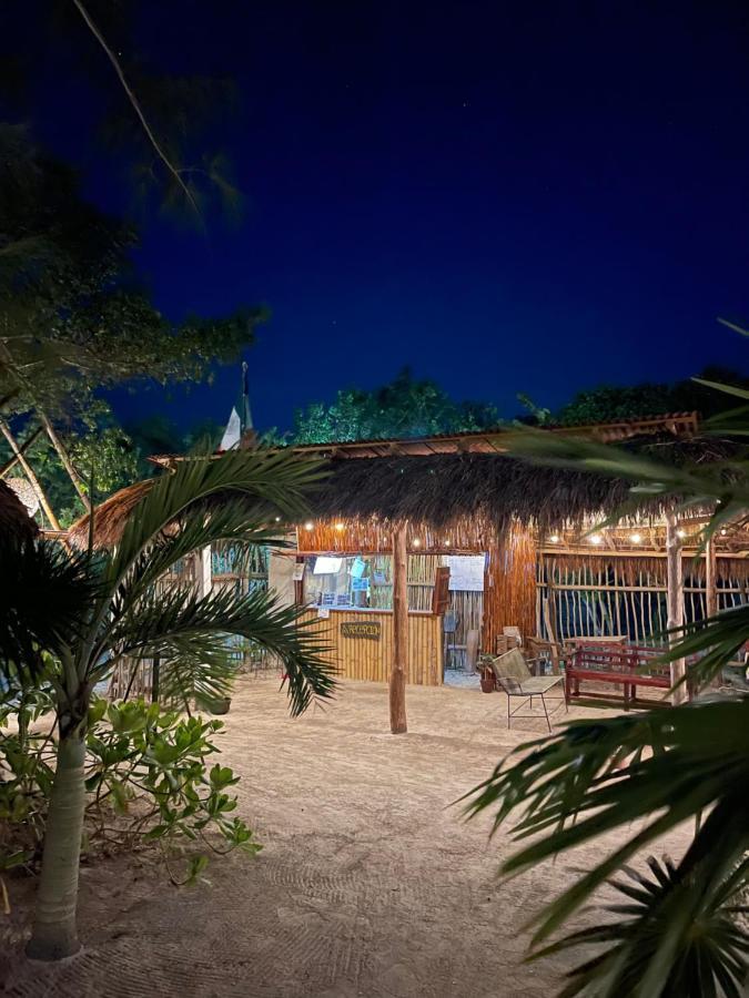 La Aldea Holbox Cabanas Y Camping Bagian luar foto