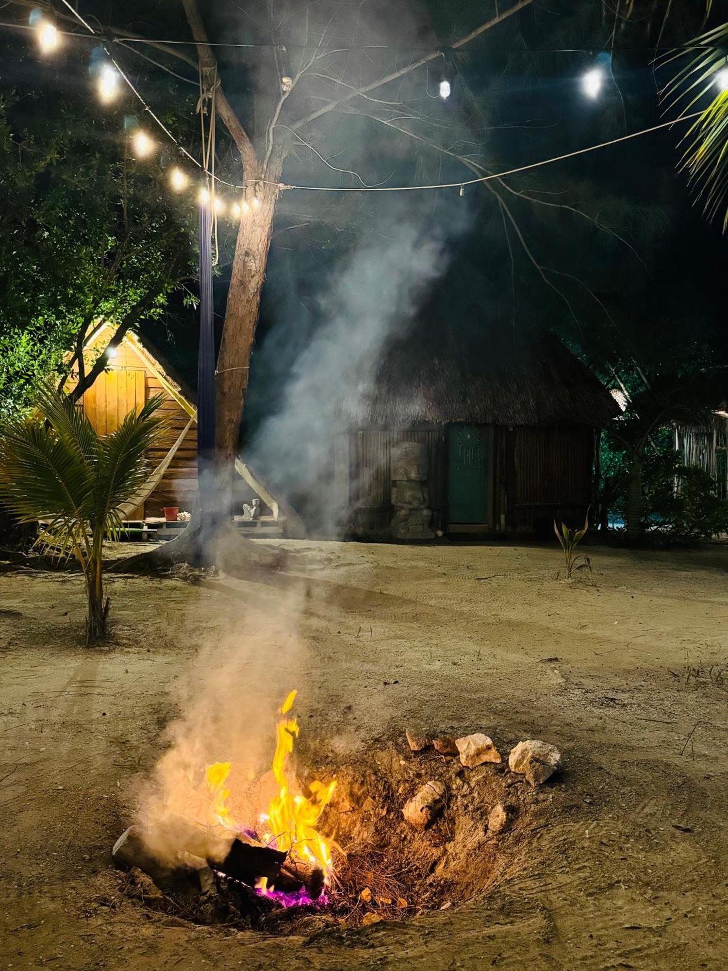 La Aldea Holbox Cabanas Y Camping Bagian luar foto