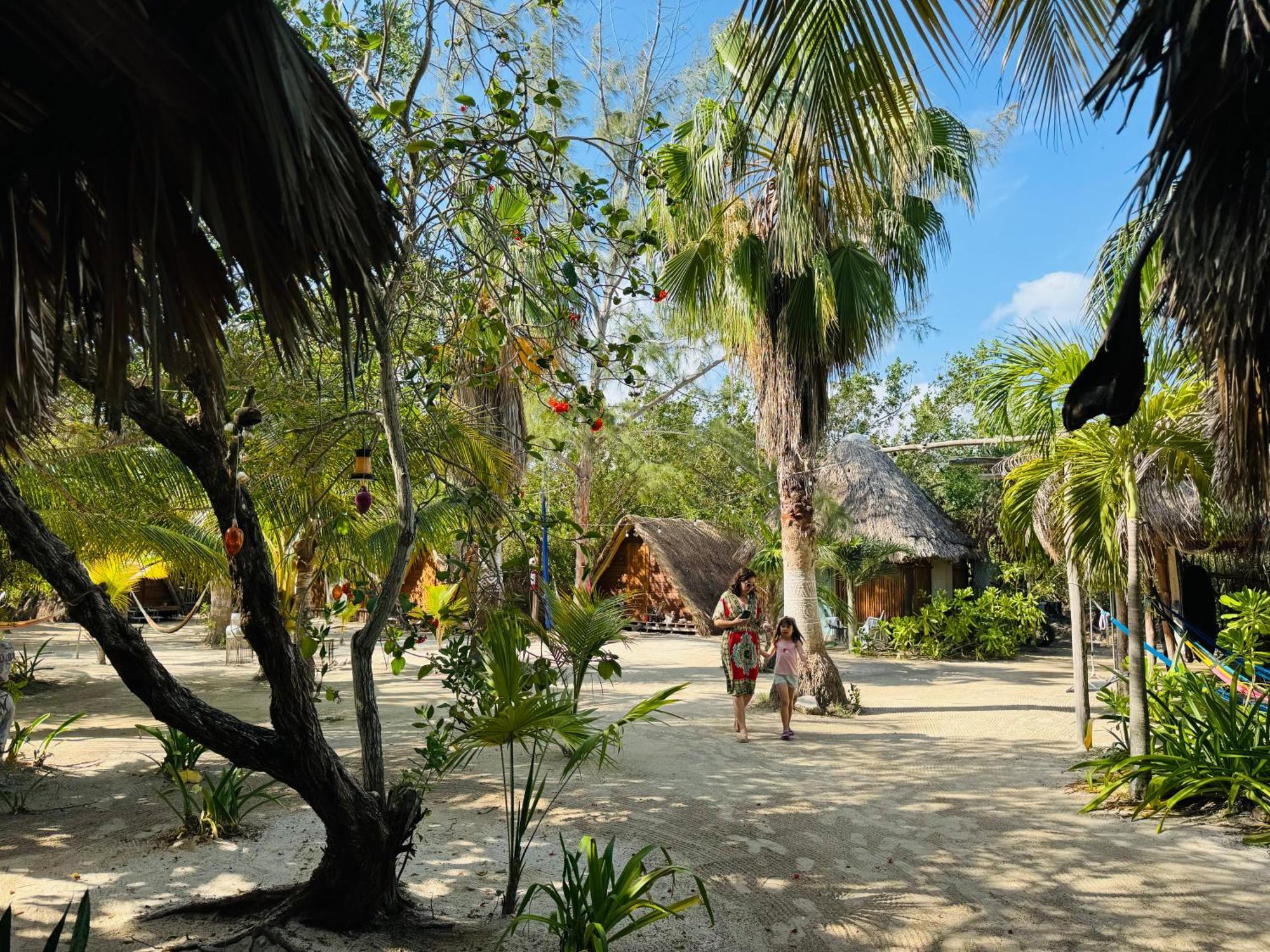 La Aldea Holbox Cabanas Y Camping Bagian luar foto